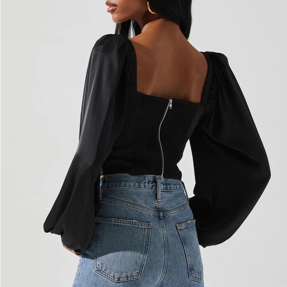 ASTR THE LABEL PENNY TOP BLACK - Picture 2 of 5